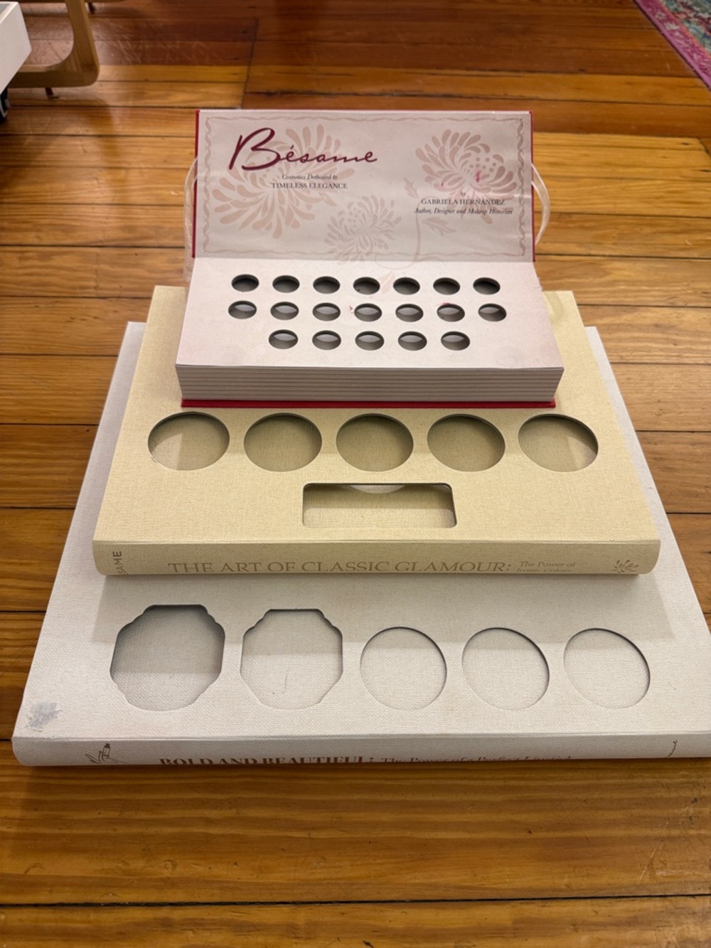 Bésame Cosmetic Display Palette - Cream & Beige